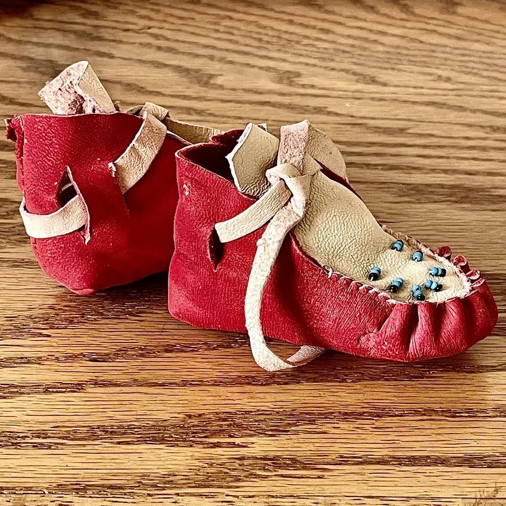 VTG Navajo Baby Moccasins 50s Deer Skin Leather Sz 0 Beaded Red Booties Handmade
